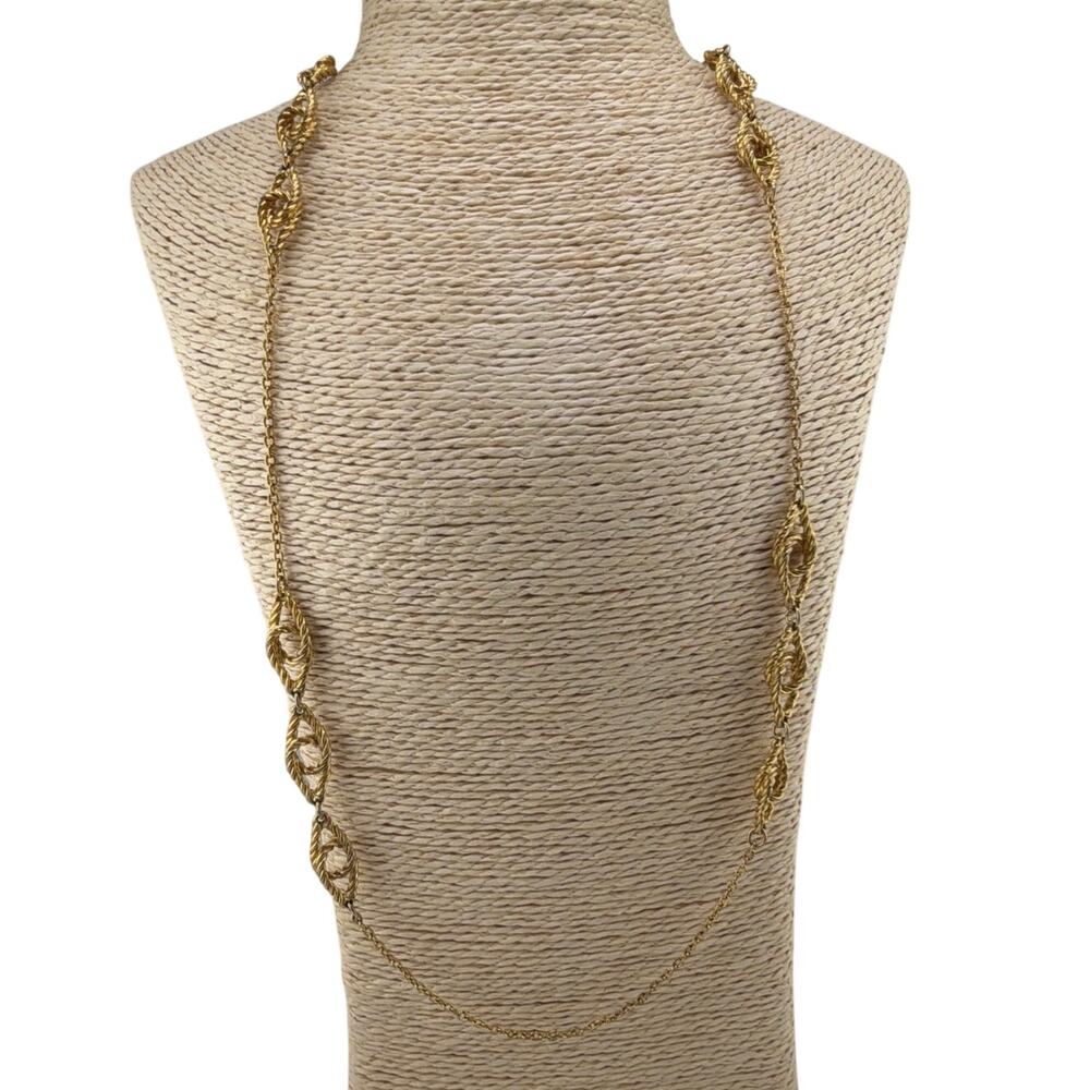 Vintage Trifari Textured Gold Tone Link Necklace